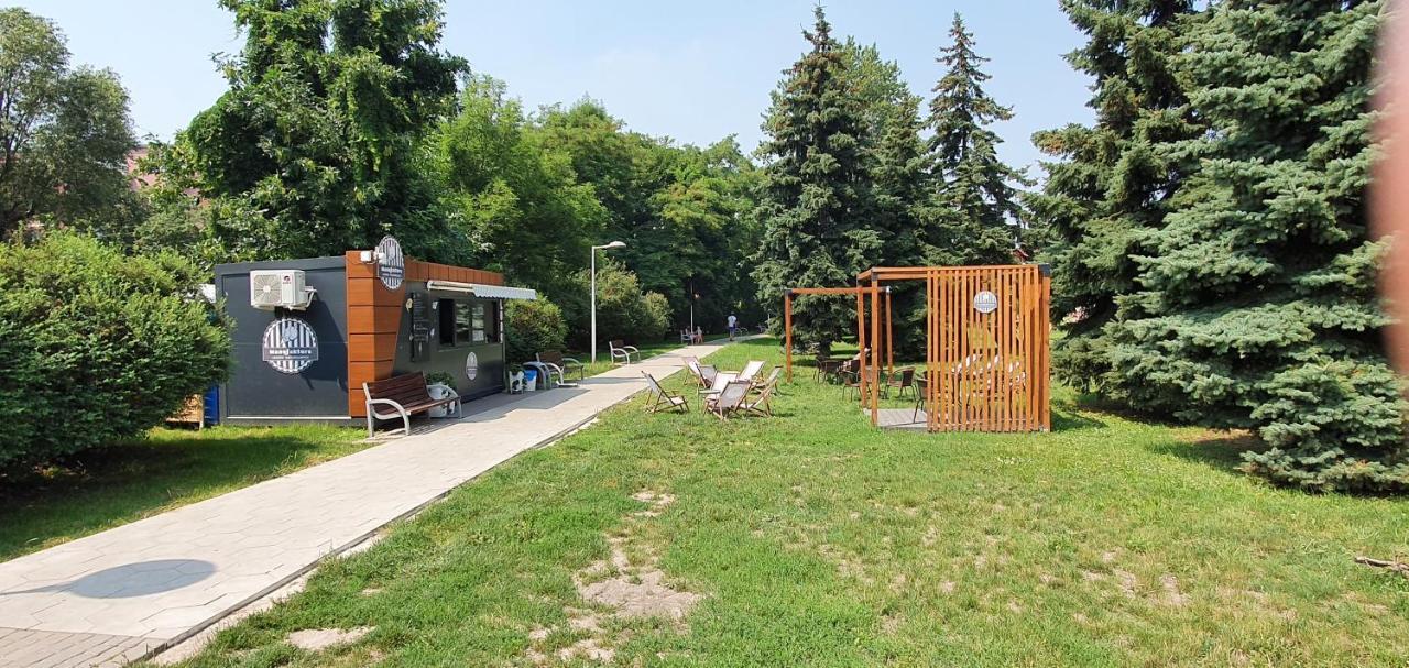 Juna2 - Nowoczesny Apartament W Centrum Z Widokiem Na Park Прушкув Экстерьер фото